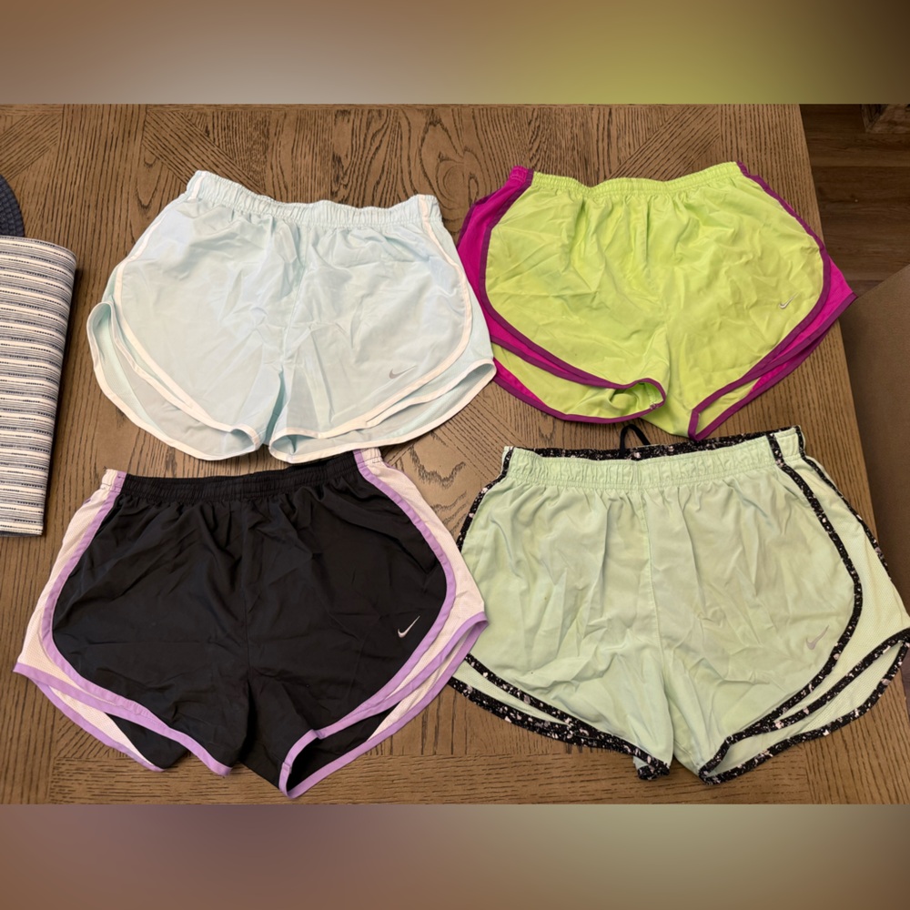 Lot of 4 Women’s Size M Nike Shorts
